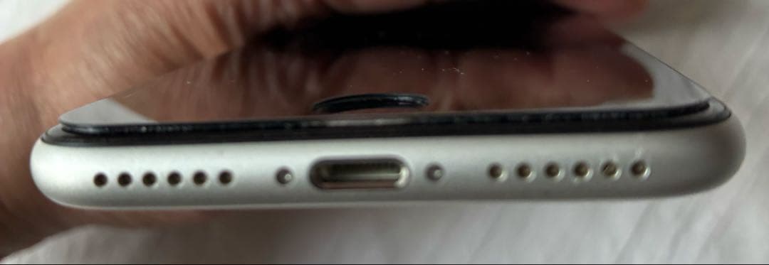 Apple iPhone SE第2世代　64GB